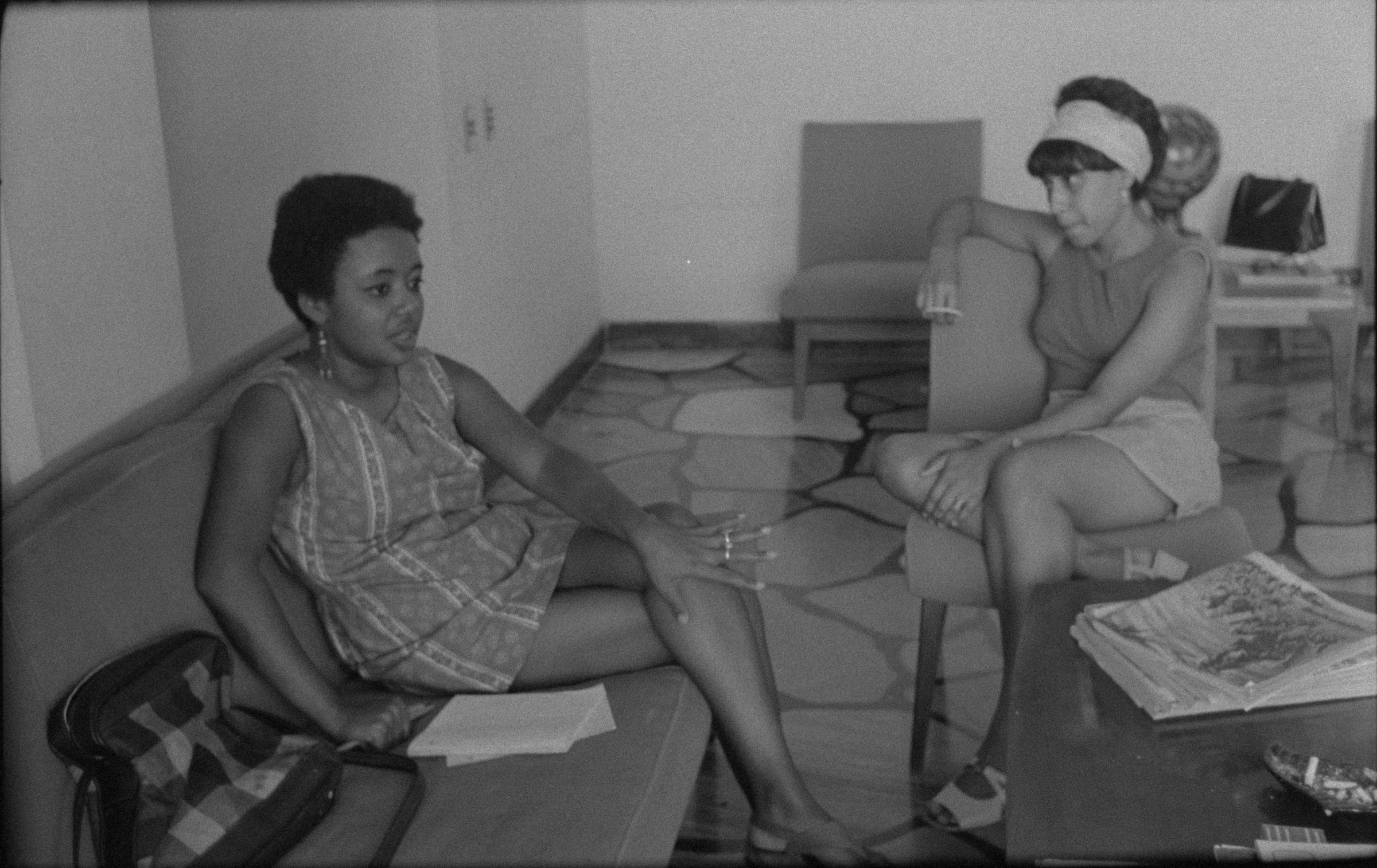 Still from MiAporte: Sara and Gladys