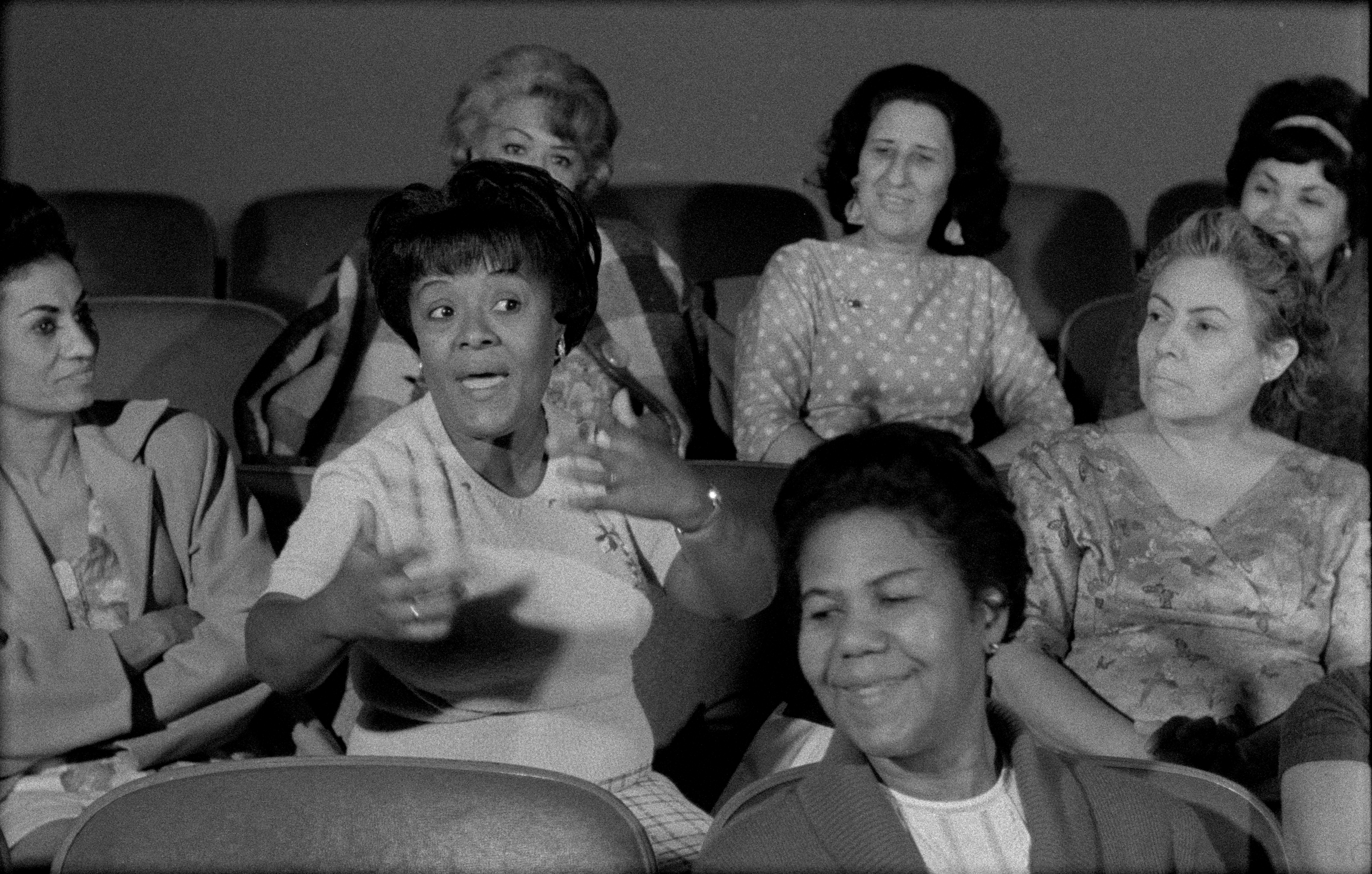 Still from MiAporte: Women Debating